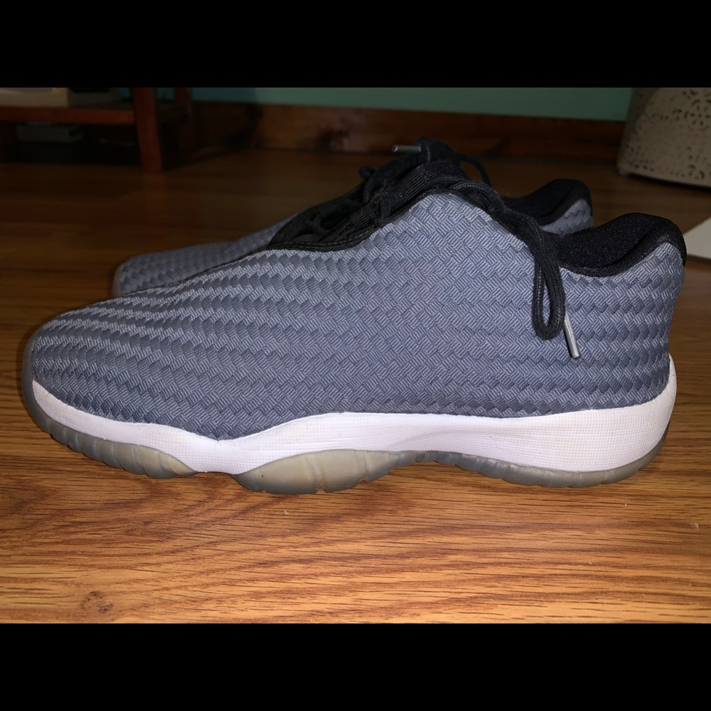 Grey low Jordan Futures